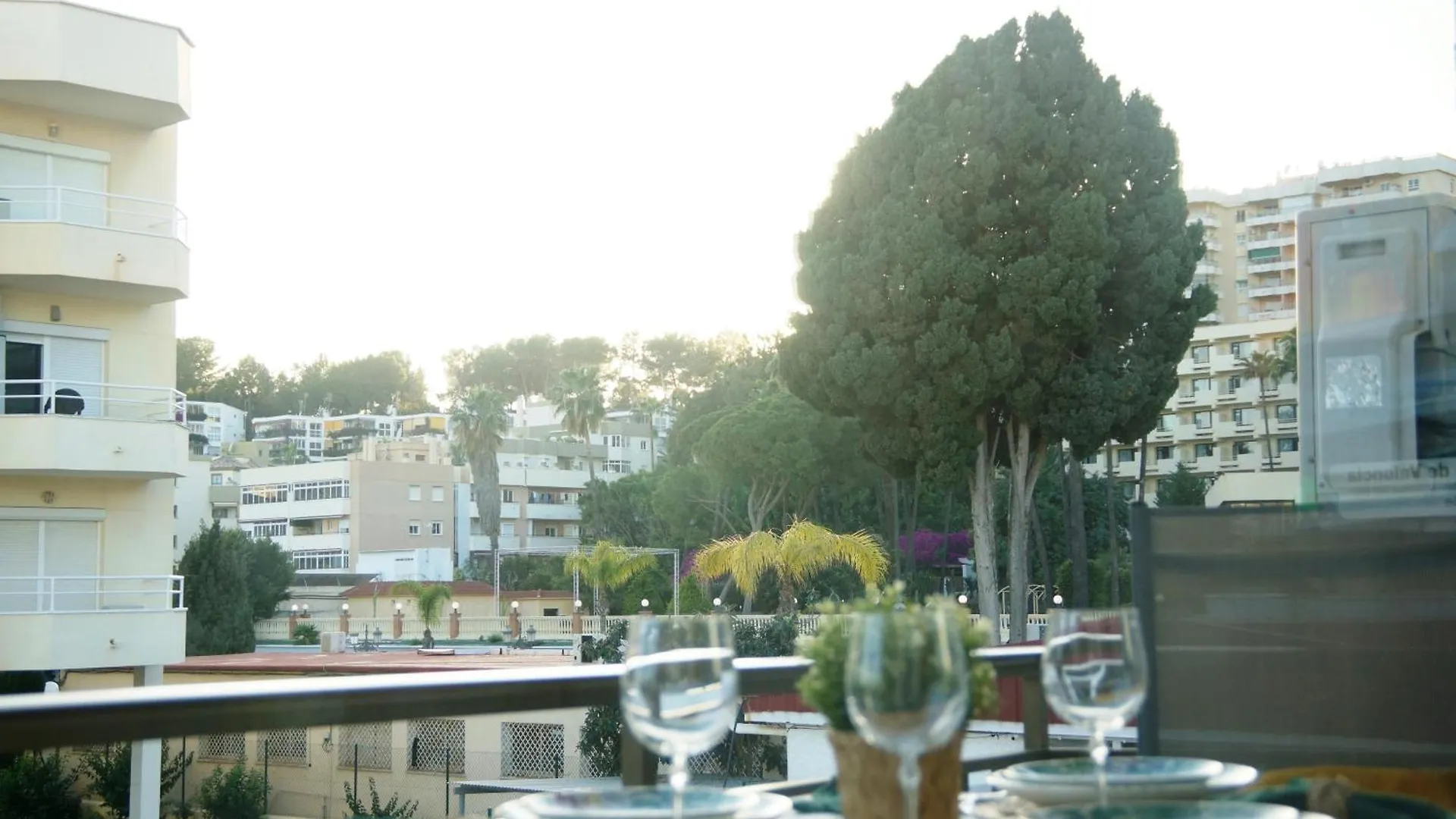 Apartmán Soleado Y Luminoso A 3 Minutos De La Playa-Carihuela Torremolinos 0*,