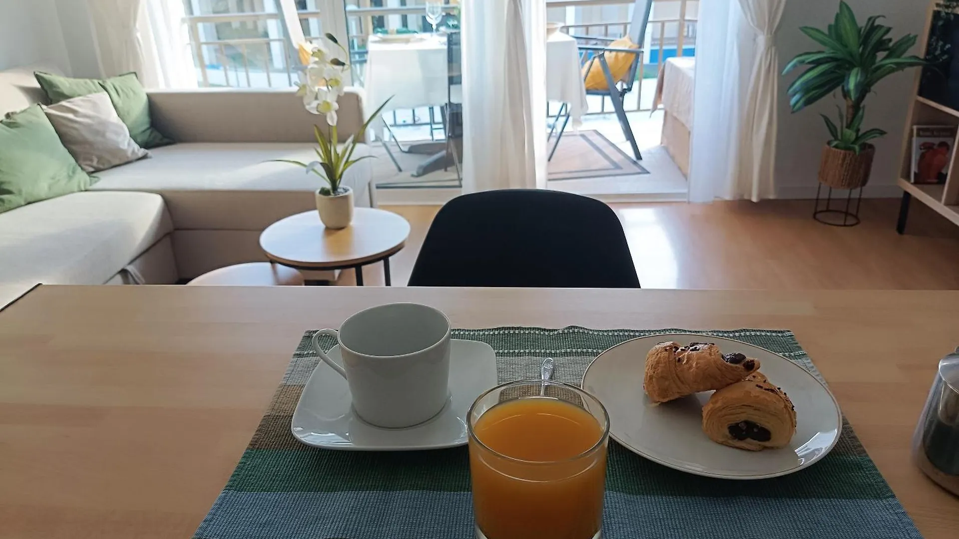 Apartmán Soleado Y Luminoso A 3 Minutos De La Playa-Carihuela Torremolinos